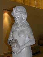 Alep - Statue de la desse au vase jaillissant