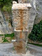 Krak, chîteaux - Pilier monolithique