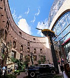 Jour7: Figueras - Car Naval. Taxi pluvieux <br />
    1974-1985